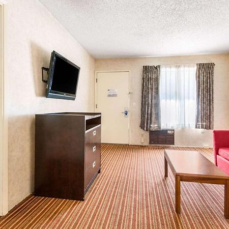 Rodeway Inn & Suites El Cajon San Diego East Exterior photo