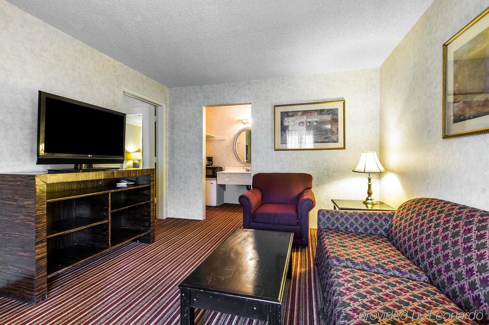 Rodeway Inn & Suites El Cajon San Diego East Exterior photo