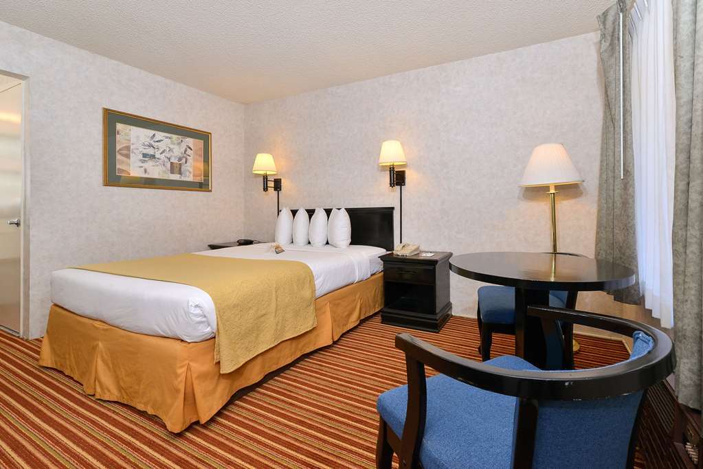 Rodeway Inn & Suites El Cajon San Diego East Room photo